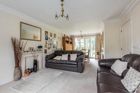 2 Summerfold, Rudgwick, Horsham, RH12 3BY