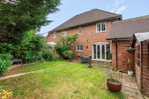 2 Summerfold, Rudgwick, Horsham, RH12 3BY