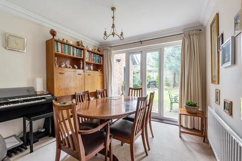 2 Summerfold, Rudgwick, Horsham, RH12 3BY