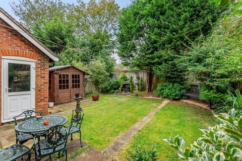 2 Summerfold, Rudgwick, Horsham, RH12 3BY