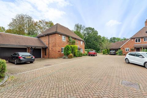 2 Summerfold, Rudgwick, Horsham, RH12 3BY