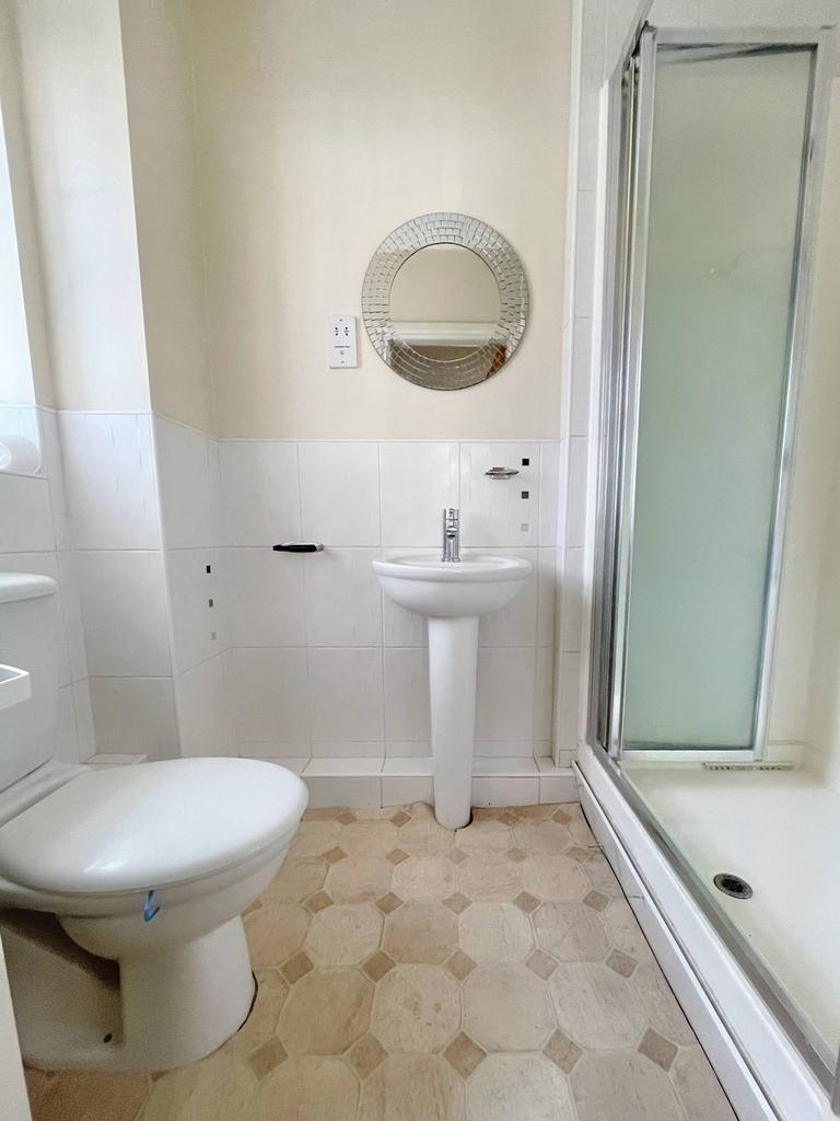 En-suite bathroom