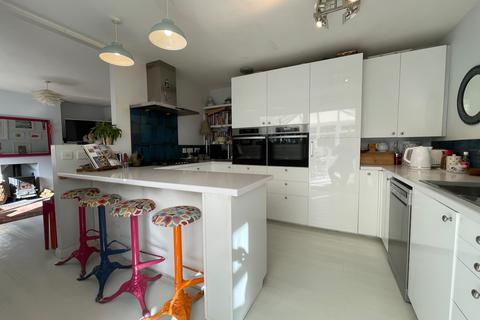 79 Queens Road, Swanage, BH19 2EP