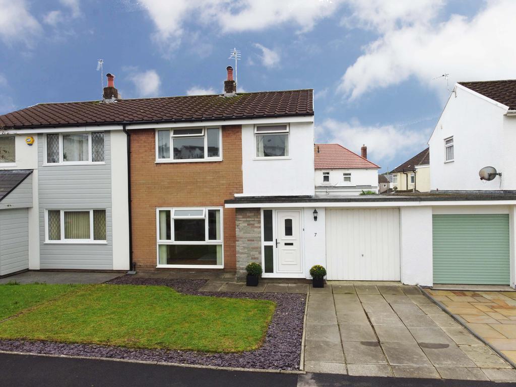 Dunraven Crescent, Talbot Green, CF72... 3 bed semidetached house £