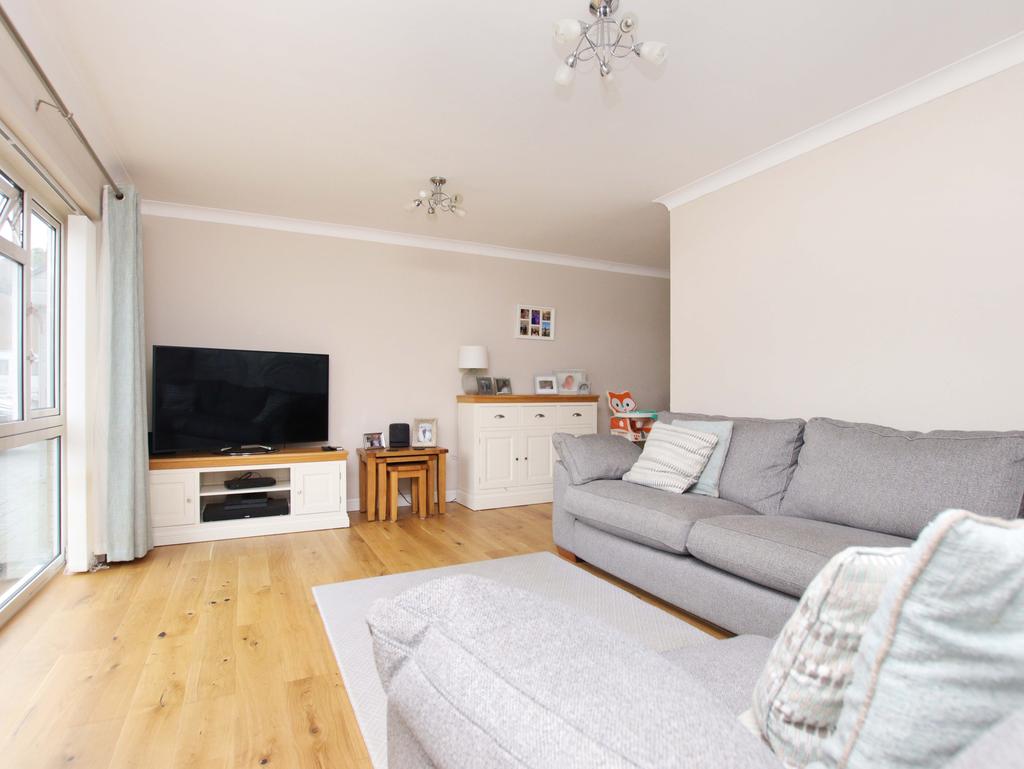 Dunraven Crescent, Talbot Green, CF72... 3 bed semidetached house £