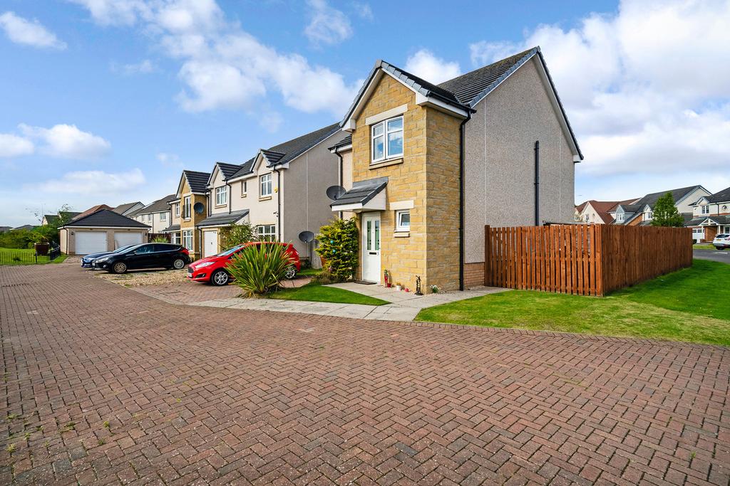Newtonmore Drive, Kirkcaldy, KY2 3 bed detached house £199,000