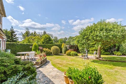 16 Seer Mead, Seer Green, Beaconsfield, HP9 2QL