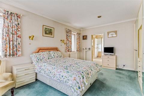 16 Seer Mead, Seer Green, Beaconsfield, HP9 2QL