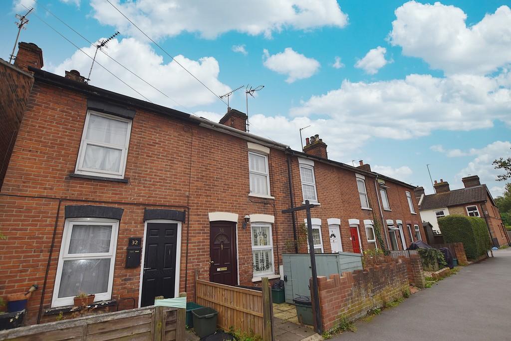 Colne Bank Avenue, Colchester 2 bed terraced house £200,000