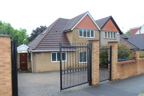 3 bedroom semi-detached house to rent, Brooke Avenue, Harrow