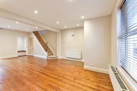 17 Bognor Road, Chichester, PO19 7TF