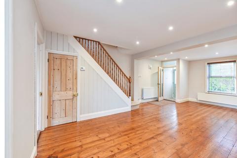 17 Bognor Road, Chichester, PO19 7TF