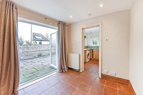 17 Bognor Road, Chichester, PO19 7TF