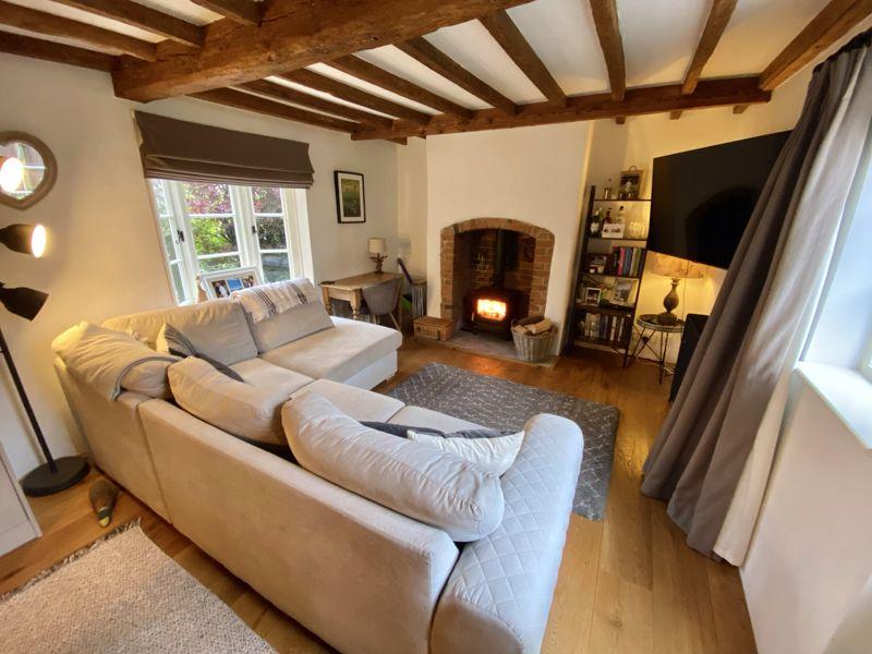 Ferry Lane, Alveston, StratfordUponAvon 1 bed character property £275,000