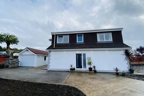 28 Furzeland Drive, Neath, SA10 7UF