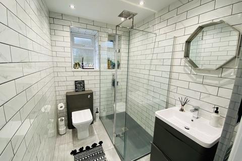 28 Furzeland Drive, Neath, SA10 7UF
