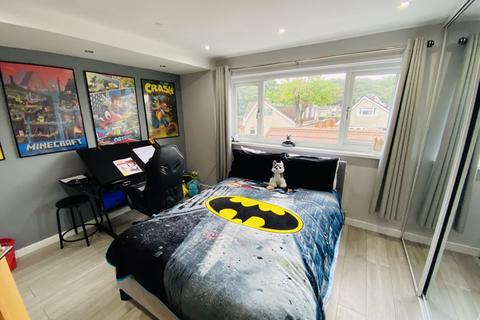 28 Furzeland Drive, Neath, SA10 7UF