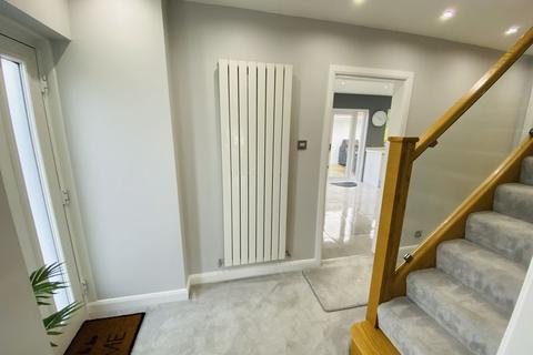 28 Furzeland Drive, Neath, SA10 7UF
