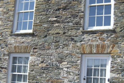 Flat 3, Bush House Fore Street, Camelford, PL32 9PG