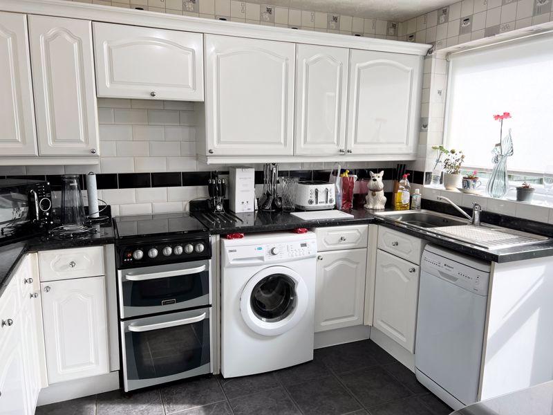 Woodland Way, Torpoint 4 bed semidetached house £260,000