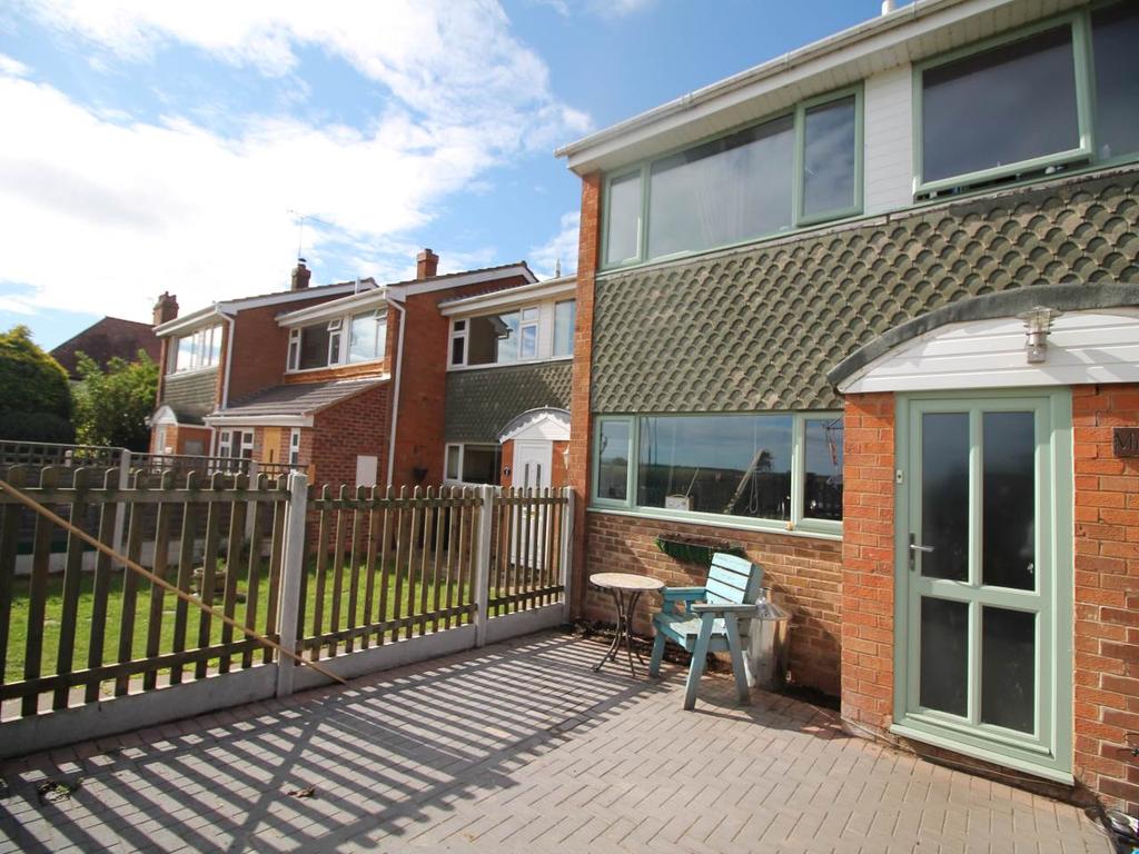 Field Barn Lane, Cropthorne, Evesham 3 bed house £1,000 pcm (£231 pw)