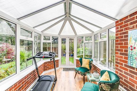 58 Dane Road, Warlingham, CR6 9NP