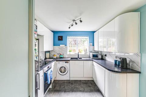58 Dane Road, Warlingham, CR6 9NP