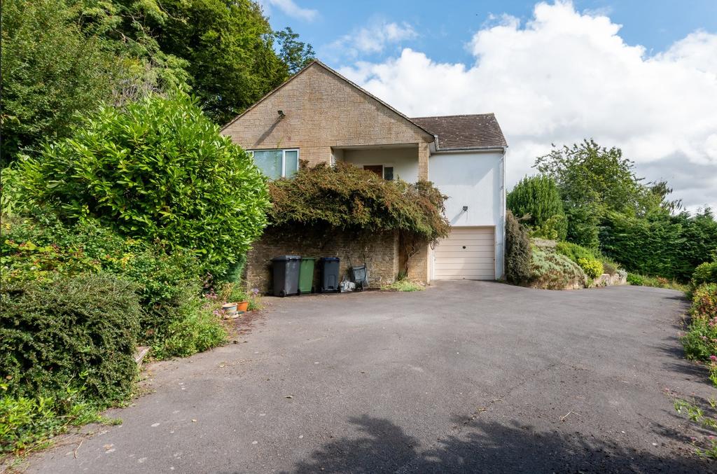 The Downlands, Warminster, BA12 3 bed detached bungalow £525,000