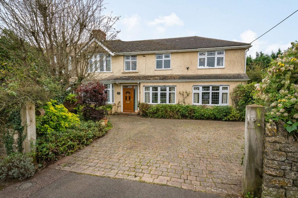 Burford Road, Witney, Oxfordshire 4 bed semidetached house £750,000