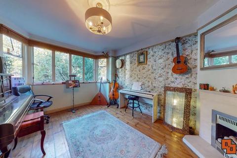 62 Cypress Road, London, SE25 4AU