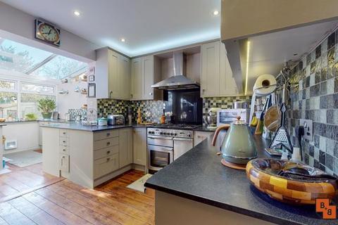 62 Cypress Road, London, SE25 4AU
