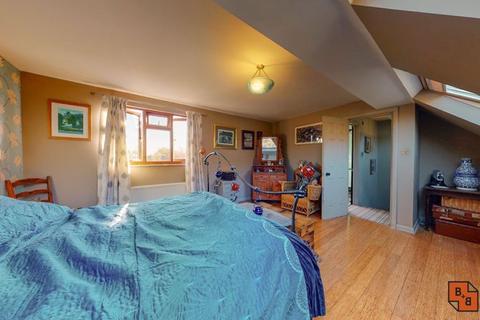 62 Cypress Road, London, SE25 4AU