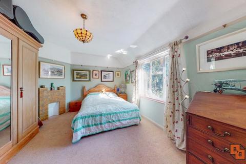 62 Cypress Road, London, SE25 4AU