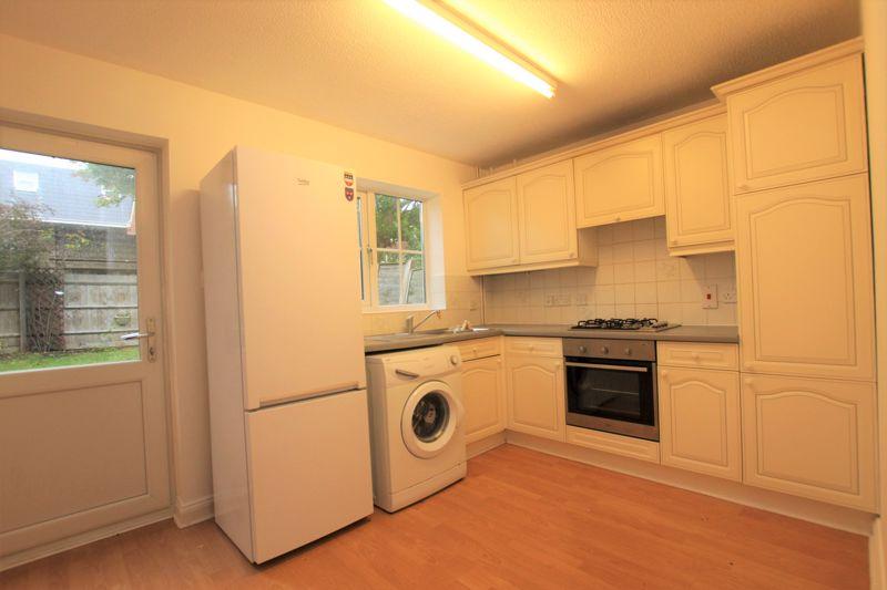 Dewell Mews, Swindon 2 bed house £895 pcm (£207 pw)