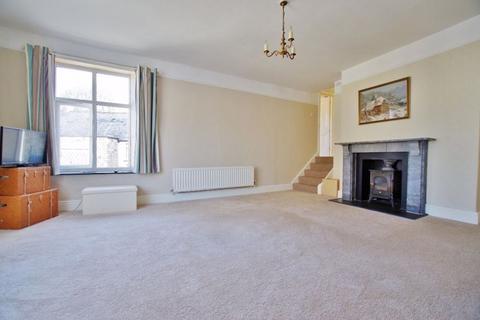 Middle Flat, 22 Queen Street, Lynton, EX35 6AA