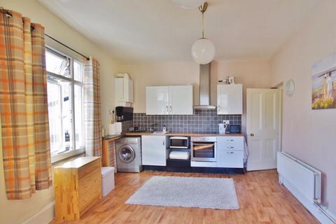 Middle Flat, 22 Queen Street, Lynton, EX35 6AA