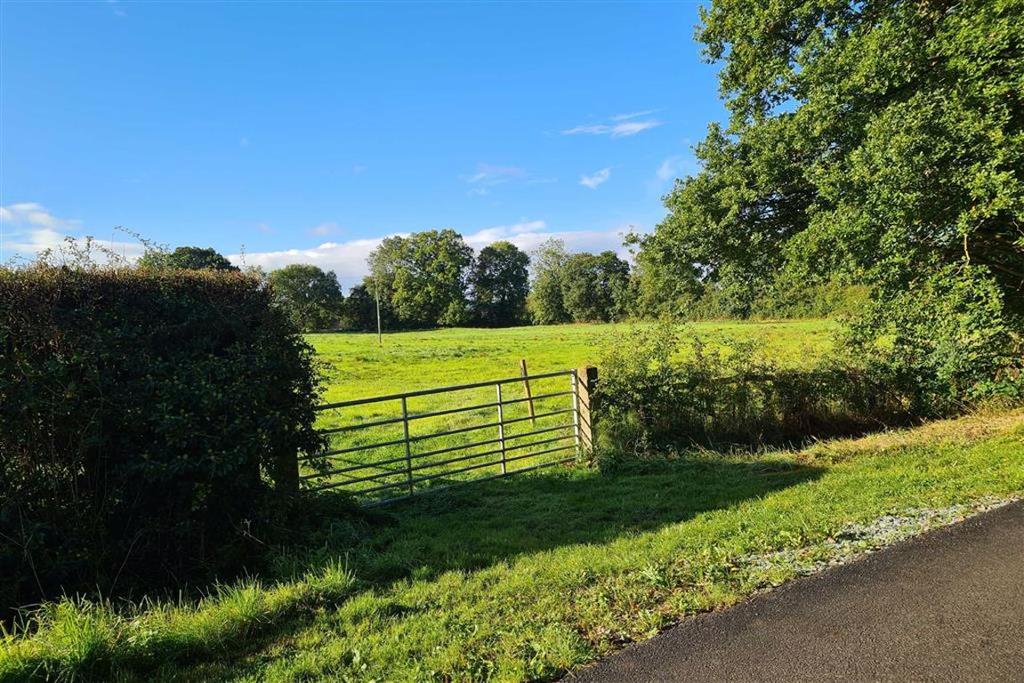 Wilcott Marsh, Shrewsbury, SY4 Land - £12,000