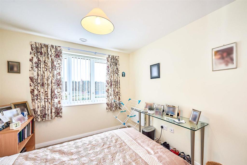 Bedroom 2 (2).jpg