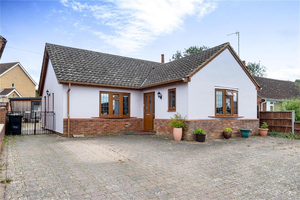 New Road, Bromham 3 bed detached bungalow £490,000