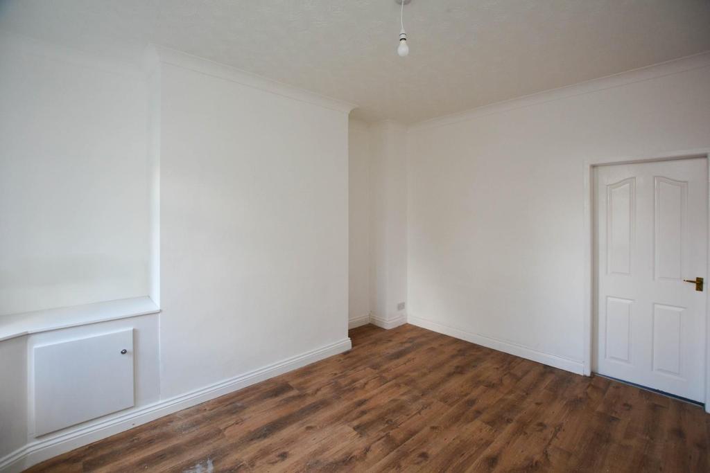 Beech Hill Lane, Beech Hill, Wigan, WN6 8PJ 2 bed semidetached house