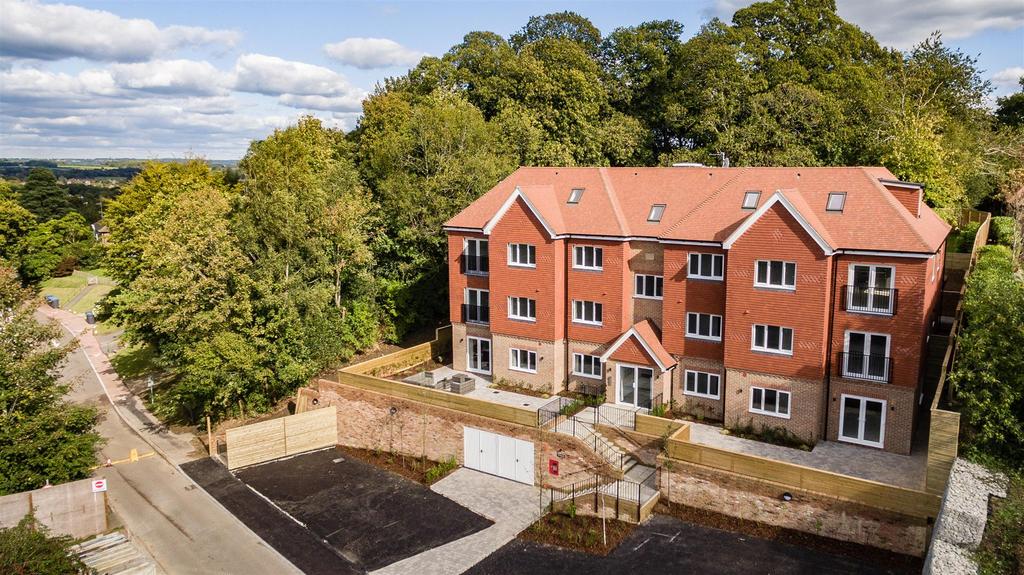 BRAND NEW APARTMENT Reed Pond... 2 bed flat £299,950