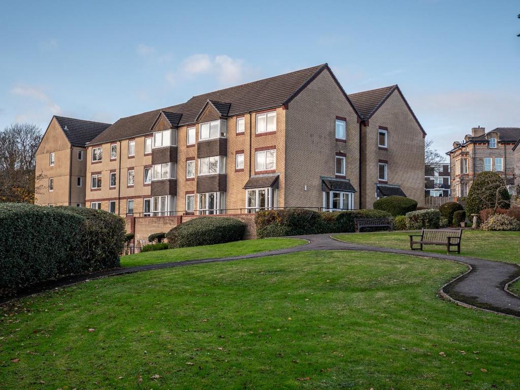 Bradford Place, Penarth 1 bed house £95,000