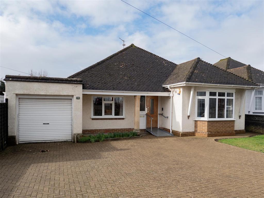 Westbourne Road, Penarth 3 bed detached bungalow - £565,000