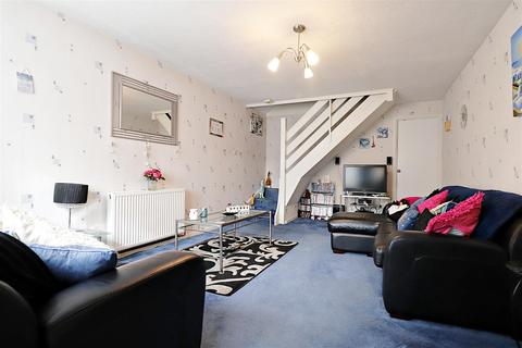 1 Defoe Close, Erith, DA8 3QU