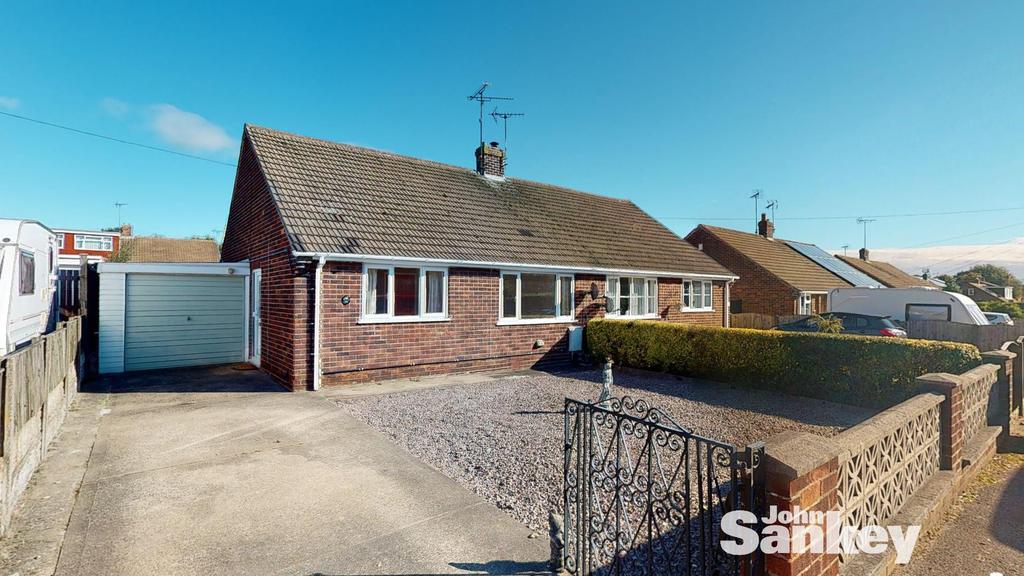 Southwell Road East, Rainworth... 3 bed semidetached bungalow £165,000