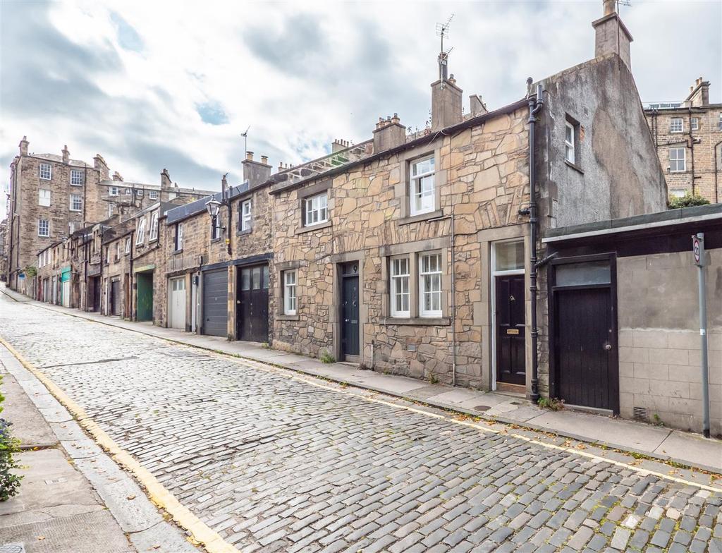 9a Gloucester Lane, Edinburgh, EH3 6ED 2 bed mews £295,000