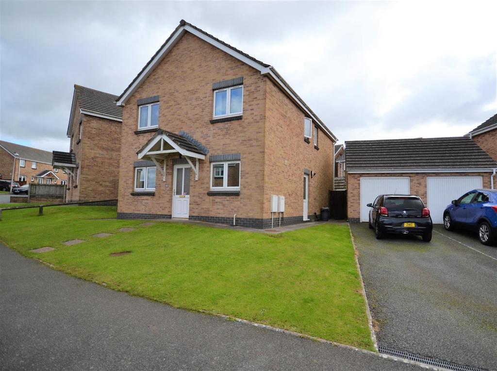 Skomer Drive, Milford Haven 4 bed detached house £240,000