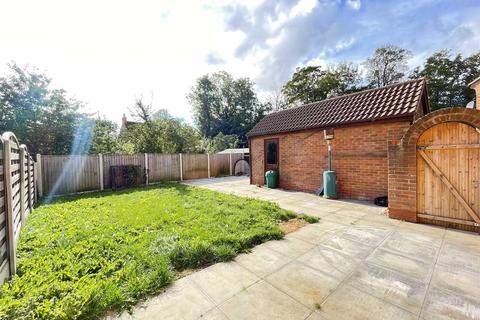 14 Birch Close, Gilberdyke, Brough, HU15 2YF