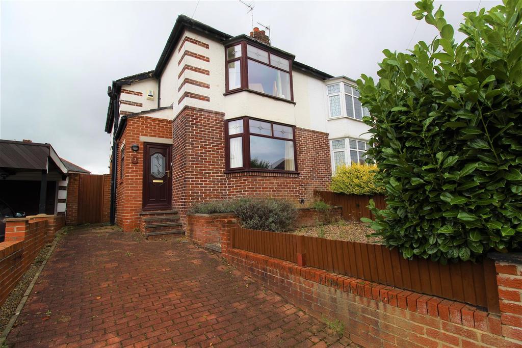 Benomley Crescent, Almondbury... 3 bed semidetached house £200,000