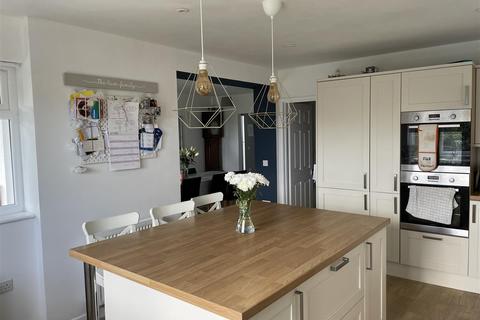 28 Fairway, Carlyon Bay, St Austell, PL25 3QF